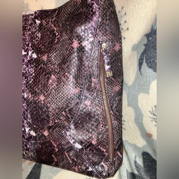 Nine West Purple Snakeskin Shoulder Bag Great Condition - Picture 5 of 8